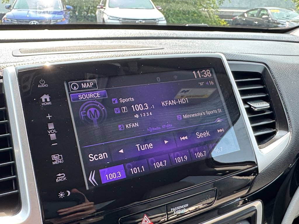 Used 2017 Honda Pilot Elite image 28