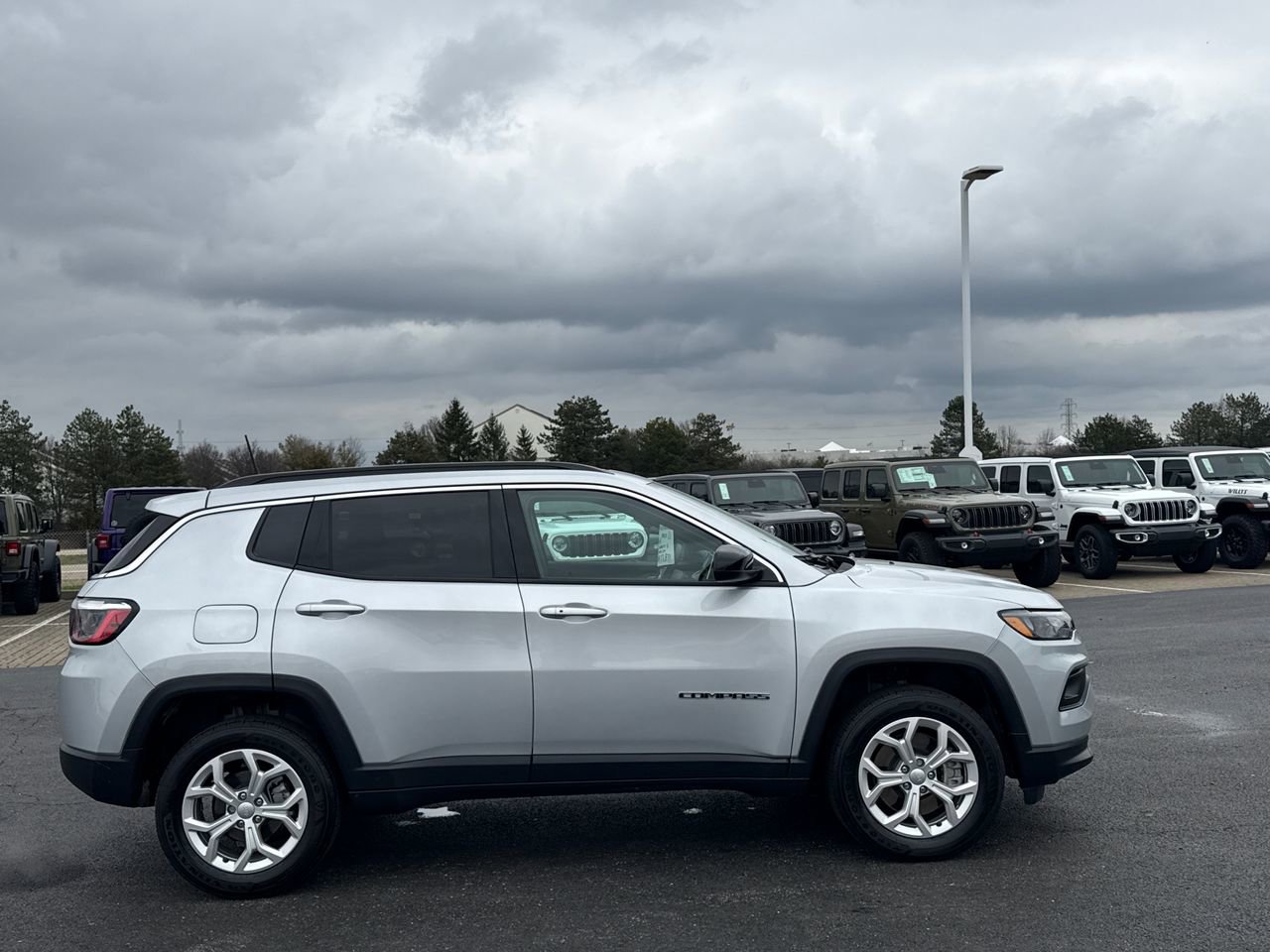 Used 2024 Jeep Compass Latitude w/ Sun and Sound Group video 2