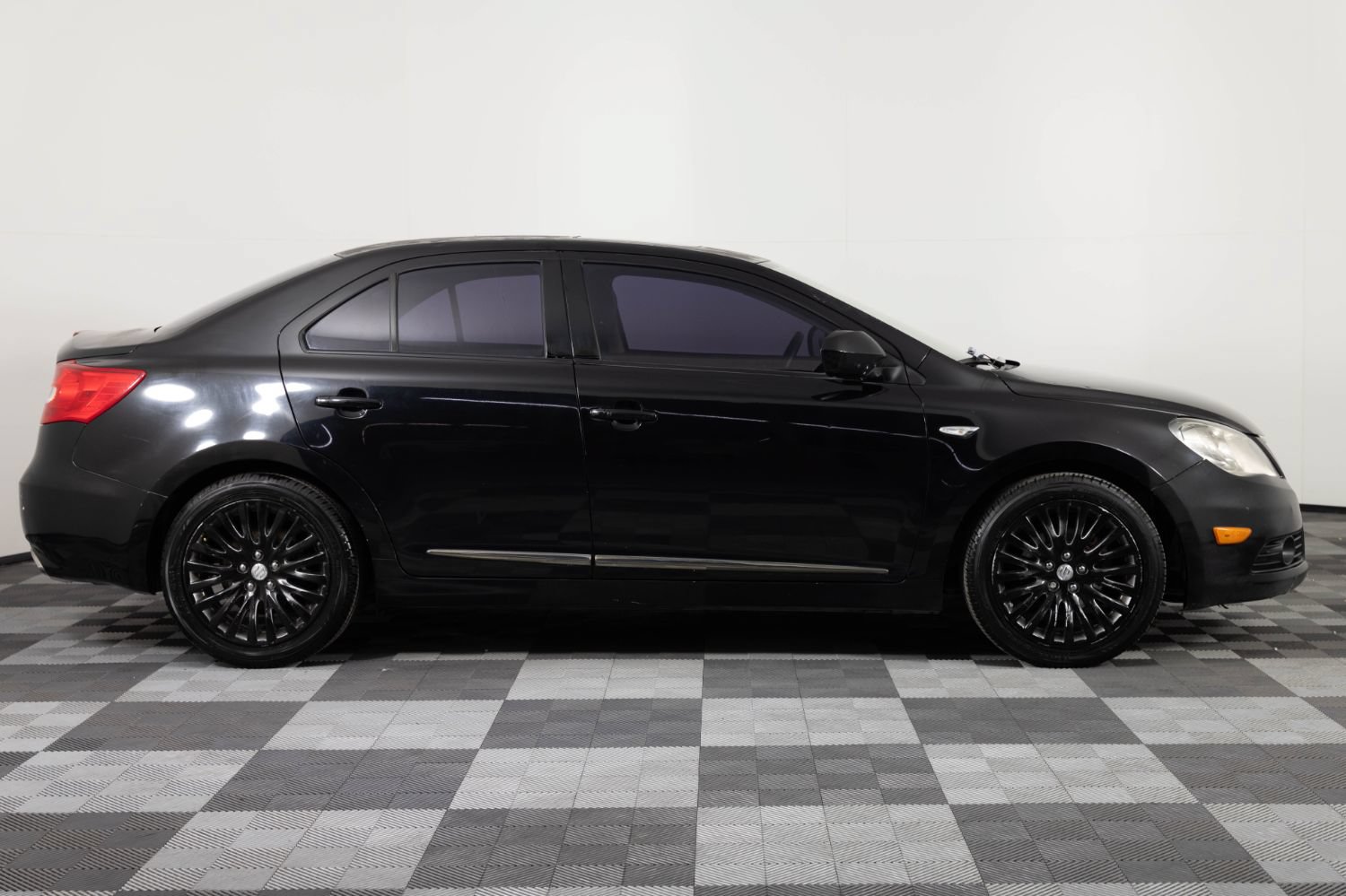 Used 2010 Suzuki Kizashi SLS AWD/4WD image 9