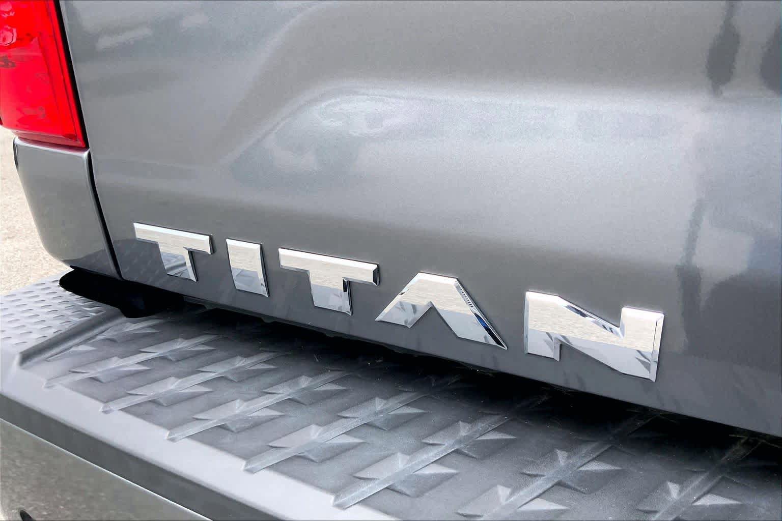 Used 2023 Nissan Titan SV w/ SV Convenience Package AWD/4WD image 30