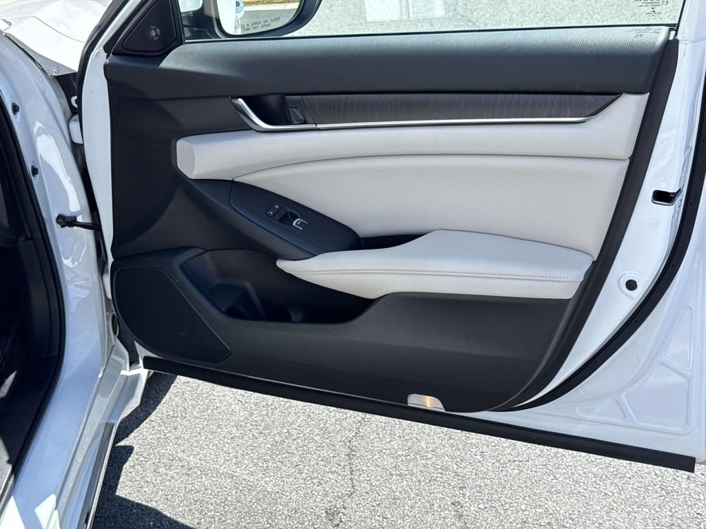 Used 2020 Honda Accord Touring image 26