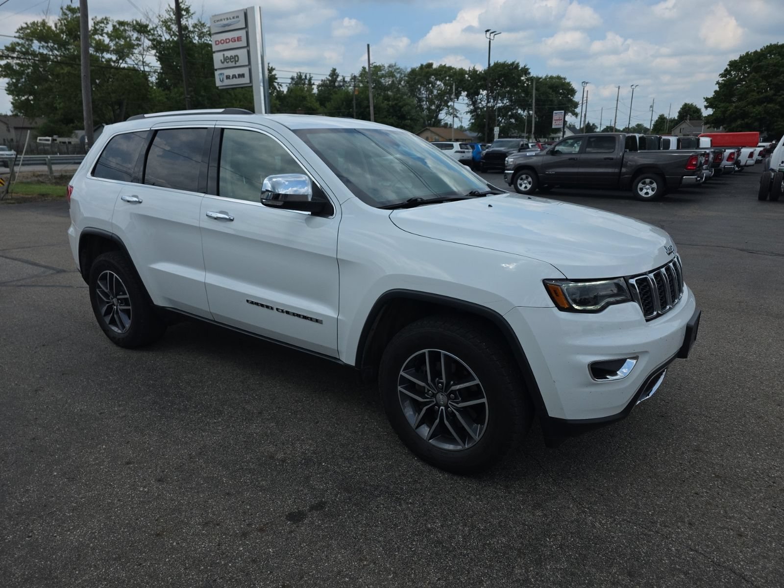 Used 2017 Jeep Grand Cherokee Limited w/ Luxury Group II AWD/4WD image 1