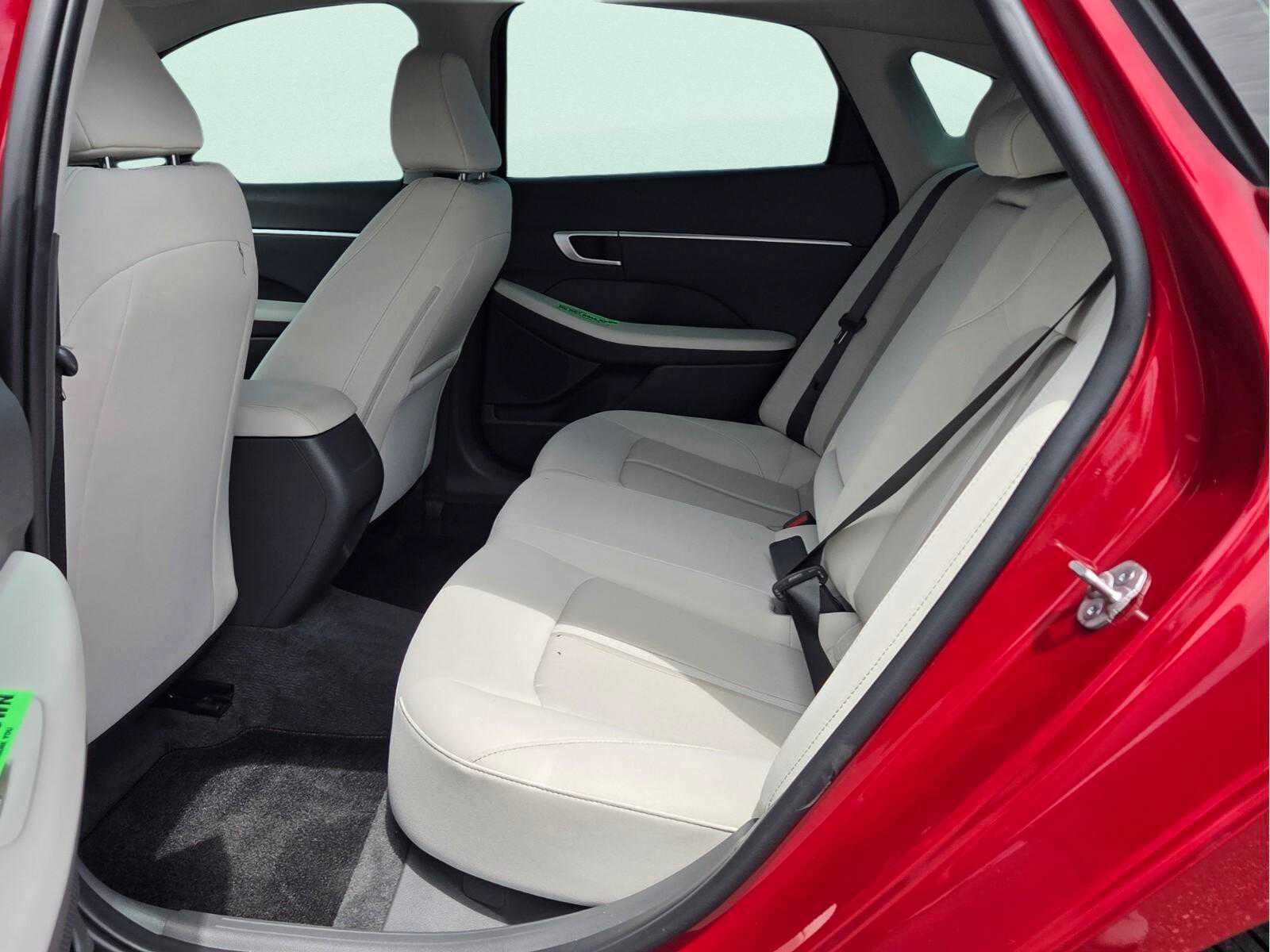Used 2024 Hyundai Sonata SEL w/ Convenience Package FWD image 4