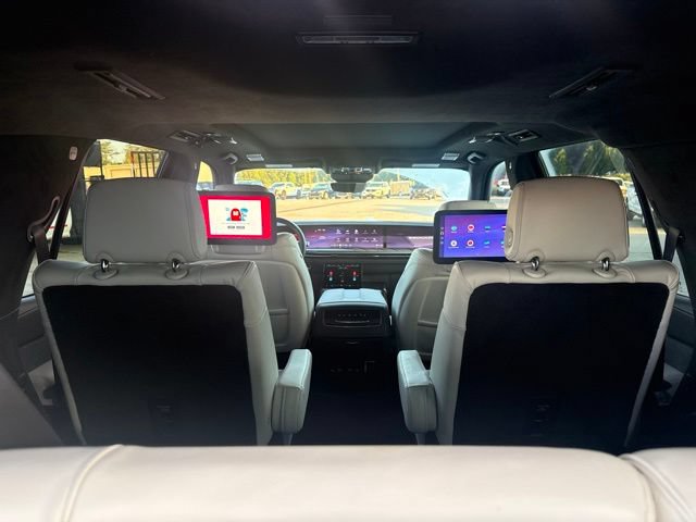 Used 2026 Cadillac Escalade Platinum Sport w/ LPO, ONYX Package AWD/4WD image 13