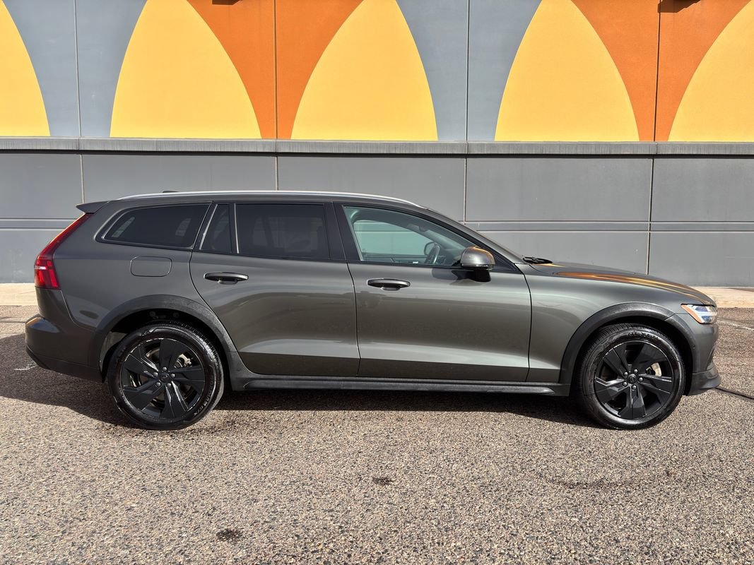 Used 2020 Volvo V60 T5 Cross Country w/ Protection Package Premier AWD/4WD image 2