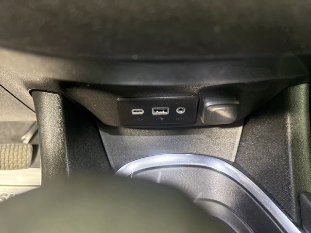 Used 2023 Chevrolet Malibu LT image 35