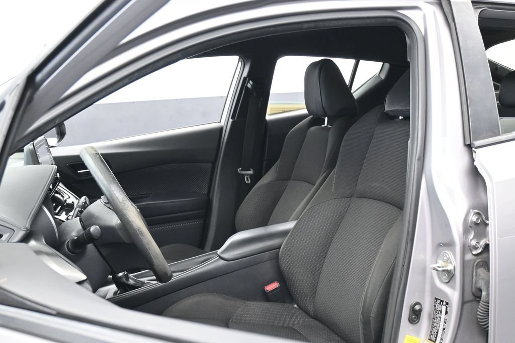 Used 2019 Toyota C-HR LE FWD image 10