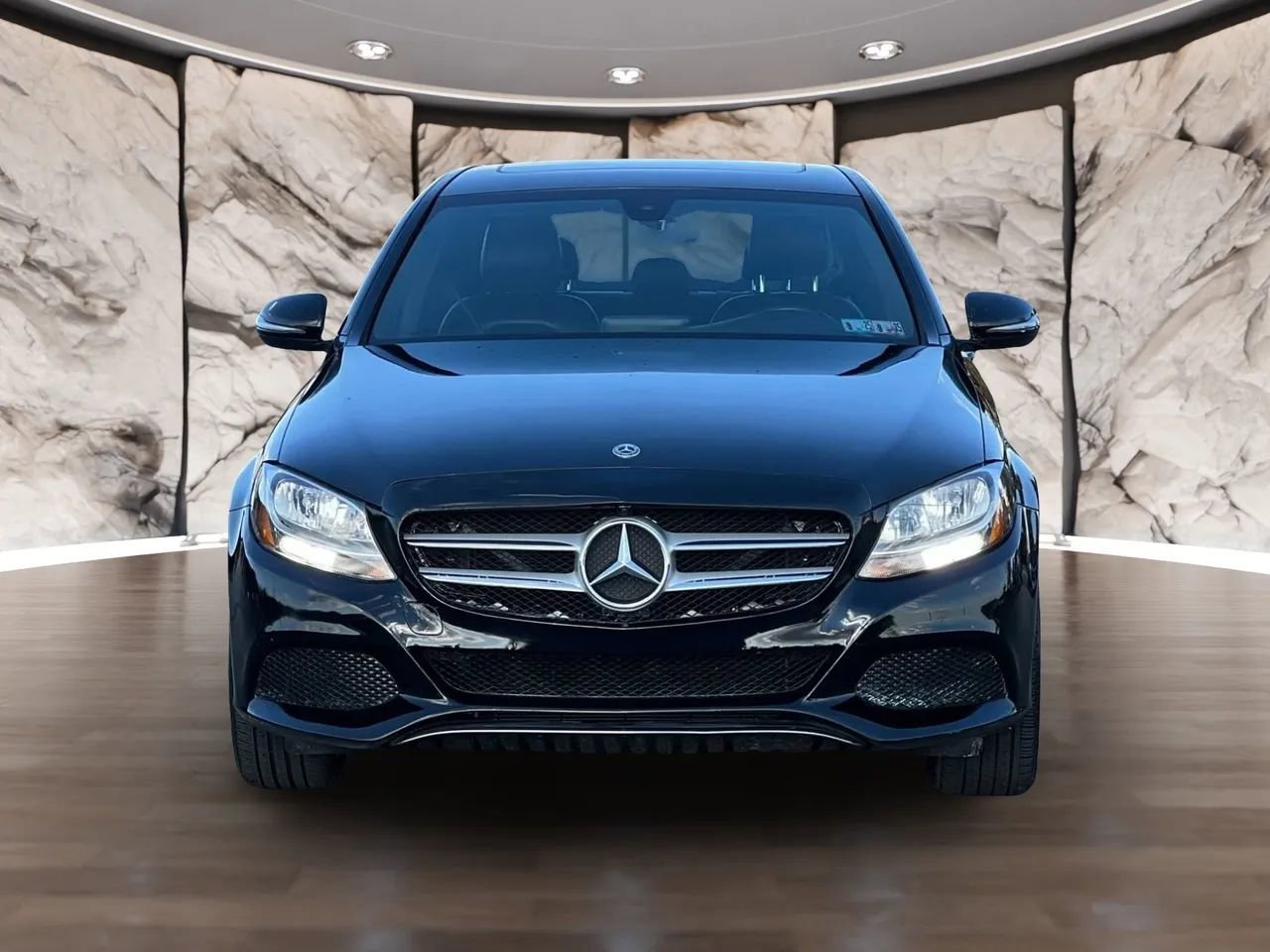 Used 2018 Mercedes-Benz C 300 4MATIC Sedan image 4