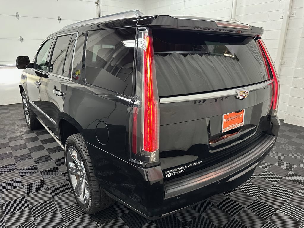 Used 2017 Cadillac Escalade Platinum AWD/4WD image 7