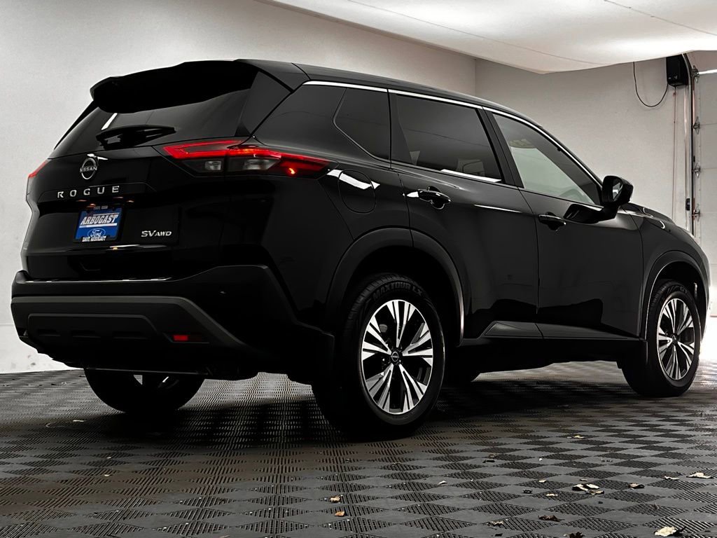 Used 2023 Nissan Rogue SV image 10