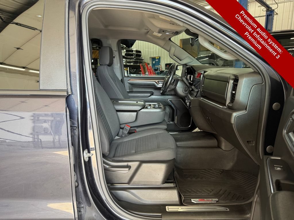 Used 2023 Chevrolet Silverado 1500 LT AWD/4WD image 44