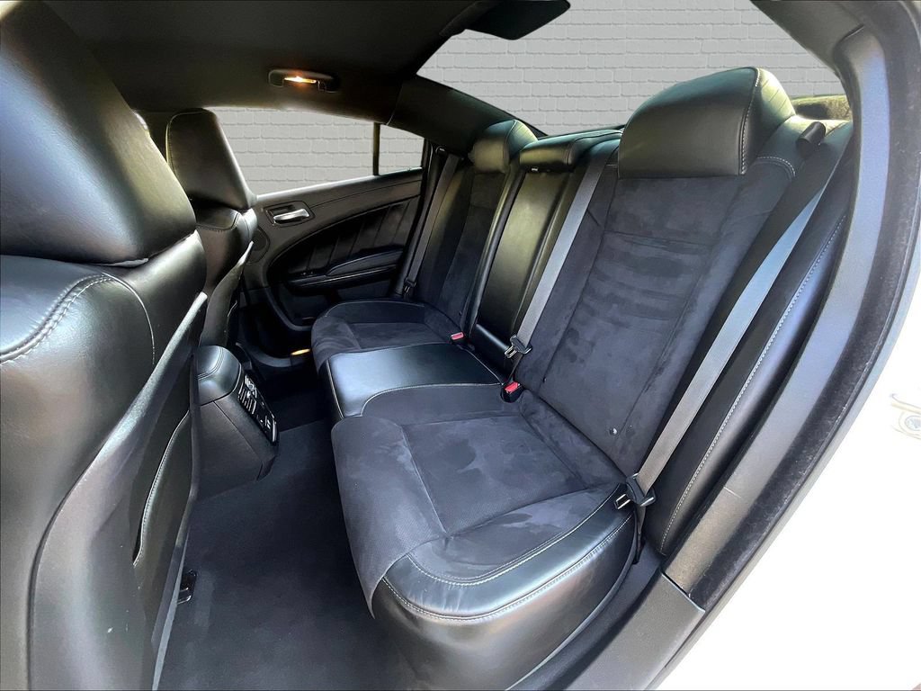 Used 2022 Dodge Charger R/T w/ Plus Group RWD image 18