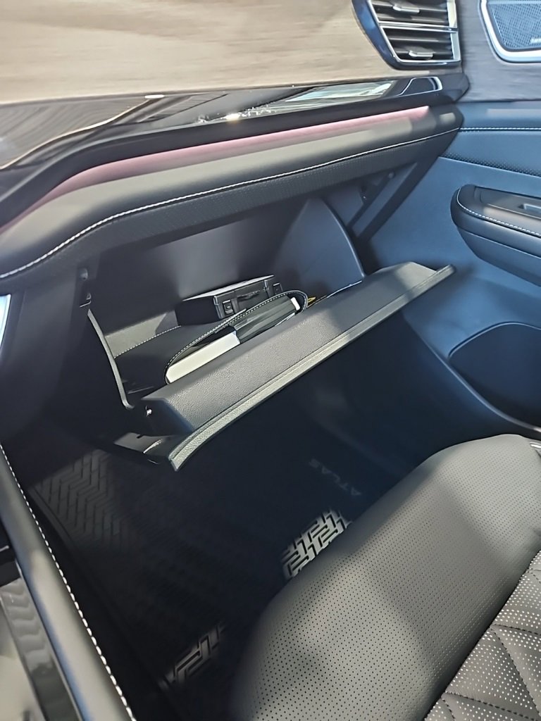 New 2026 Volkswagen Atlas SEL Premium R-Line image 31