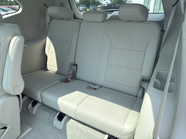 New 2026 Buick Enclave Avenir w/ LPO, Floor Liner Package image 34