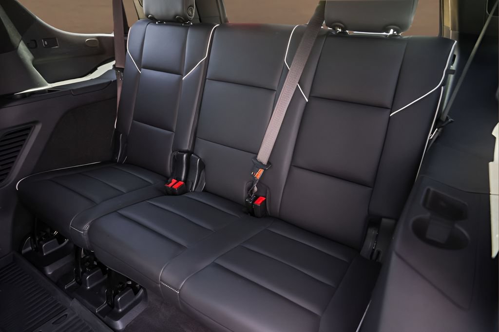 Certified 2023 Cadillac Escalade Premium Luxury w/ LPO, Radiant Package AWD/4WD image 25