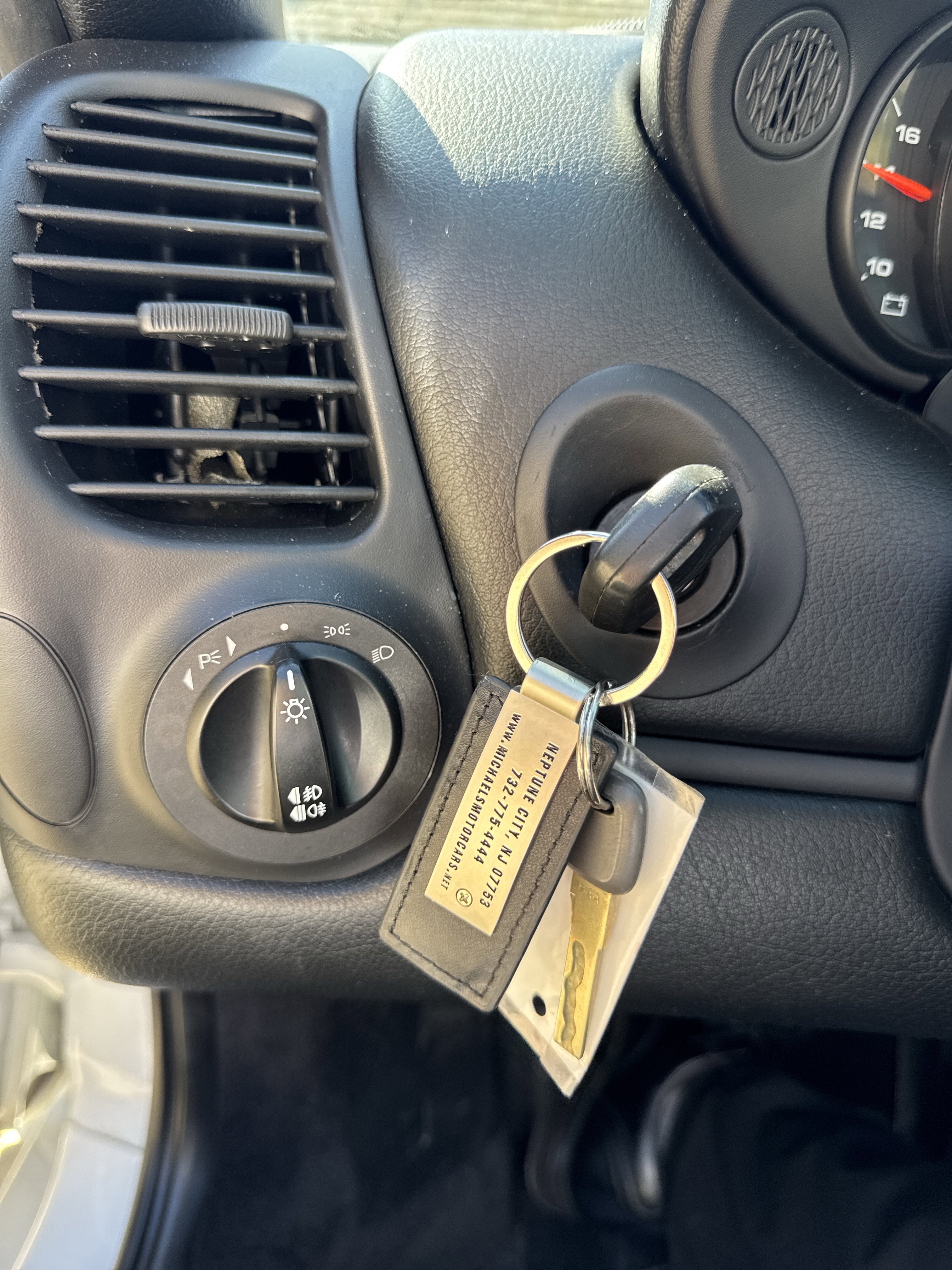 Used 2002 Porsche 911 Cabriolet image 29