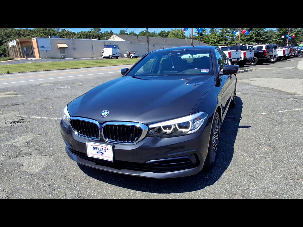Used 2019 BMW 530e xDrive w/ Convenience Package AWD/4WD image 3