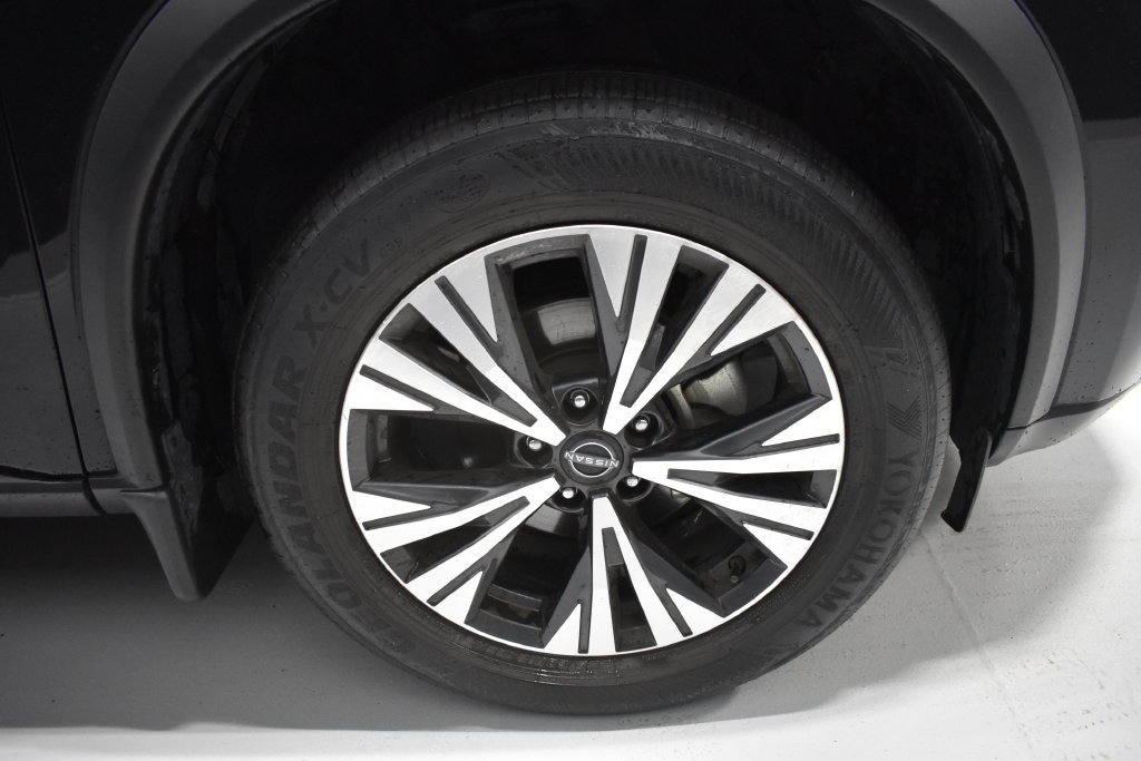 Used 2023 Nissan Rogue SV FWD image 11
