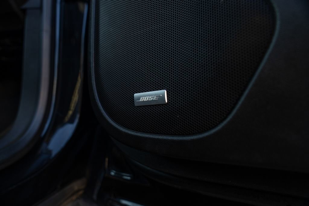 Used 2023 GMC Acadia SLT w/ Elevation Edition image 14