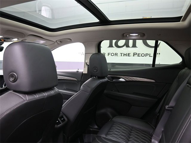 Used 2022 Buick Envision Avenir w/ Technology Package II image 24