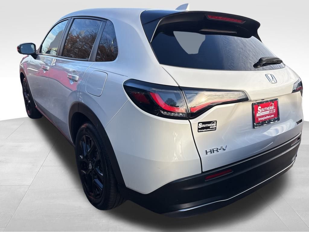 Used 2024 Honda HR-V Sport image 3