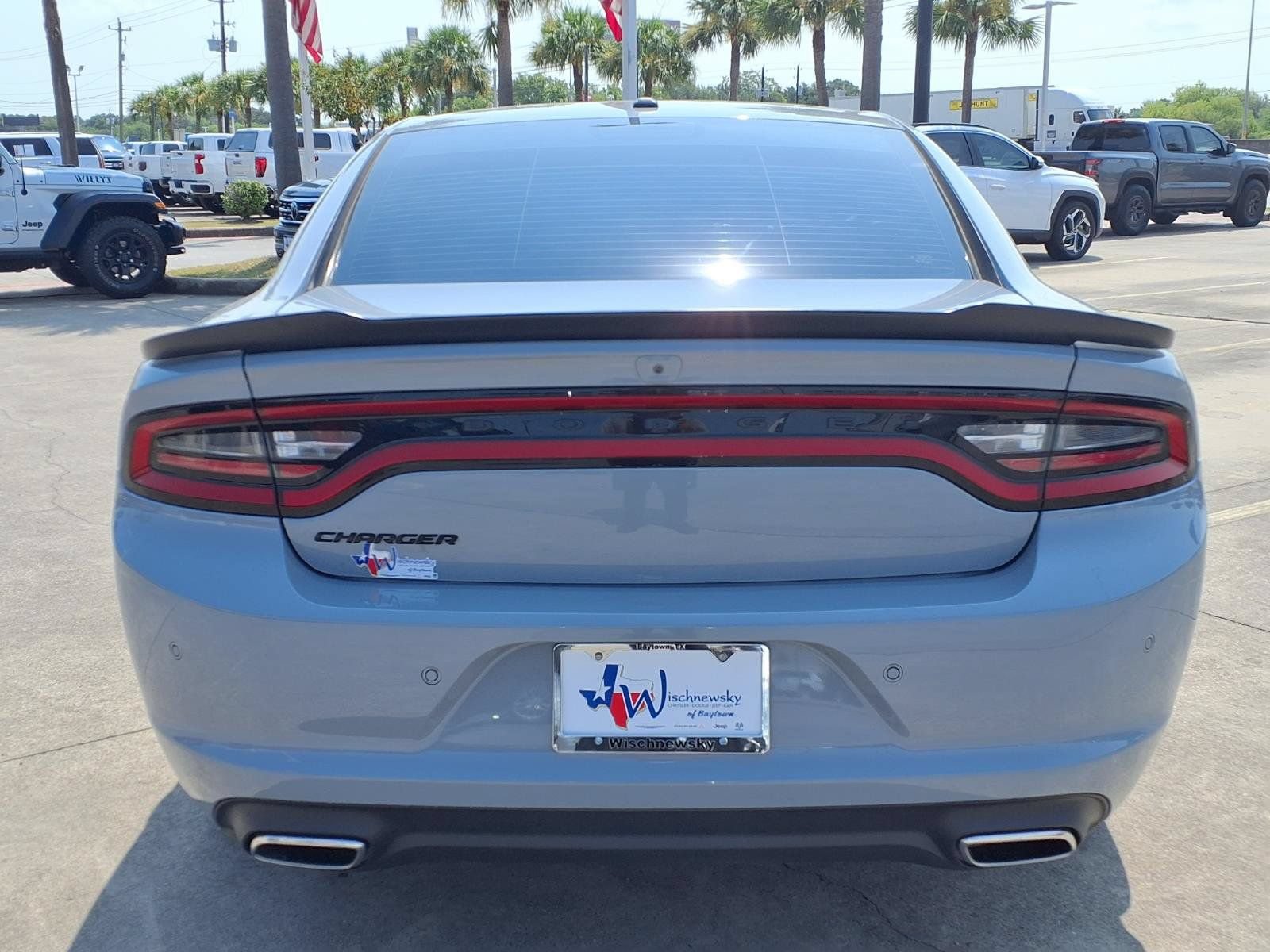 Used 2022 Dodge Charger SXT w/ Blacktop Package RWD image 6