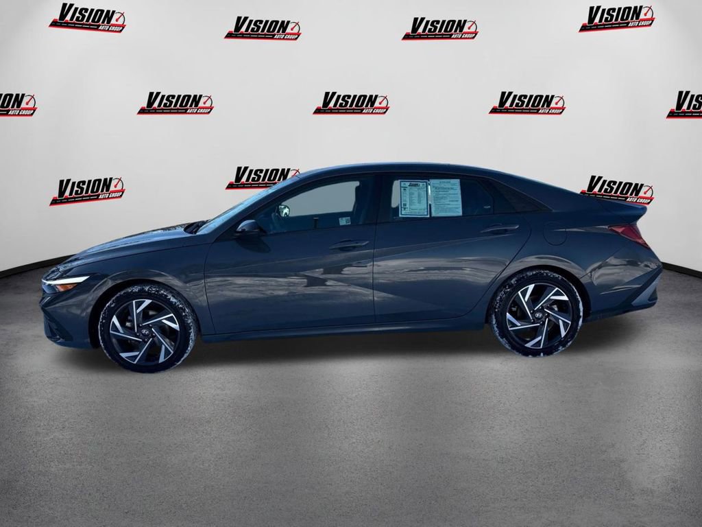 Certified 2025 Hyundai Elantra SEL image 8