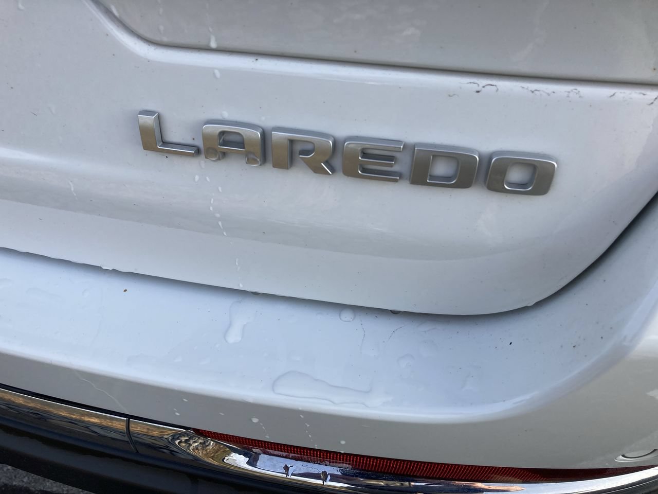 Used 2024 Jeep Grand Cherokee Laredo w/ Luxury Tech Group I AWD/4WD image 9