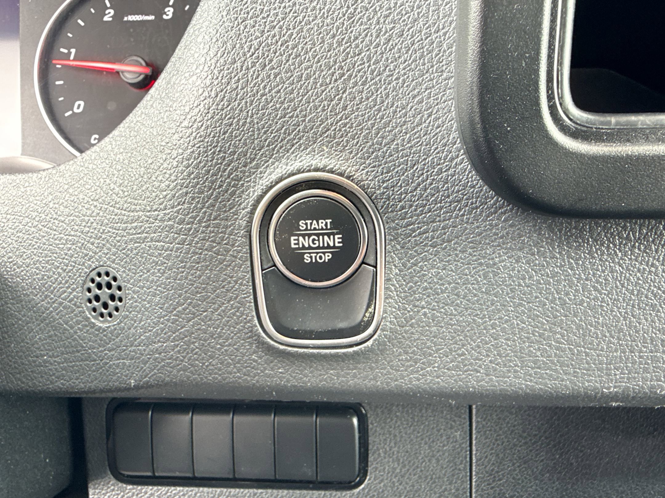 Used 2024 Mercedes-Benz Sprinter 2500 image 20