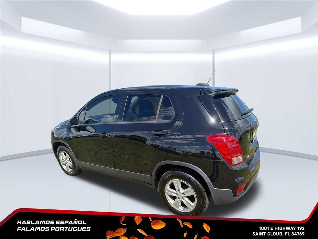 Used 2022 Chevrolet Trax LS w/ Tint and Cruise Package FWD image 3
