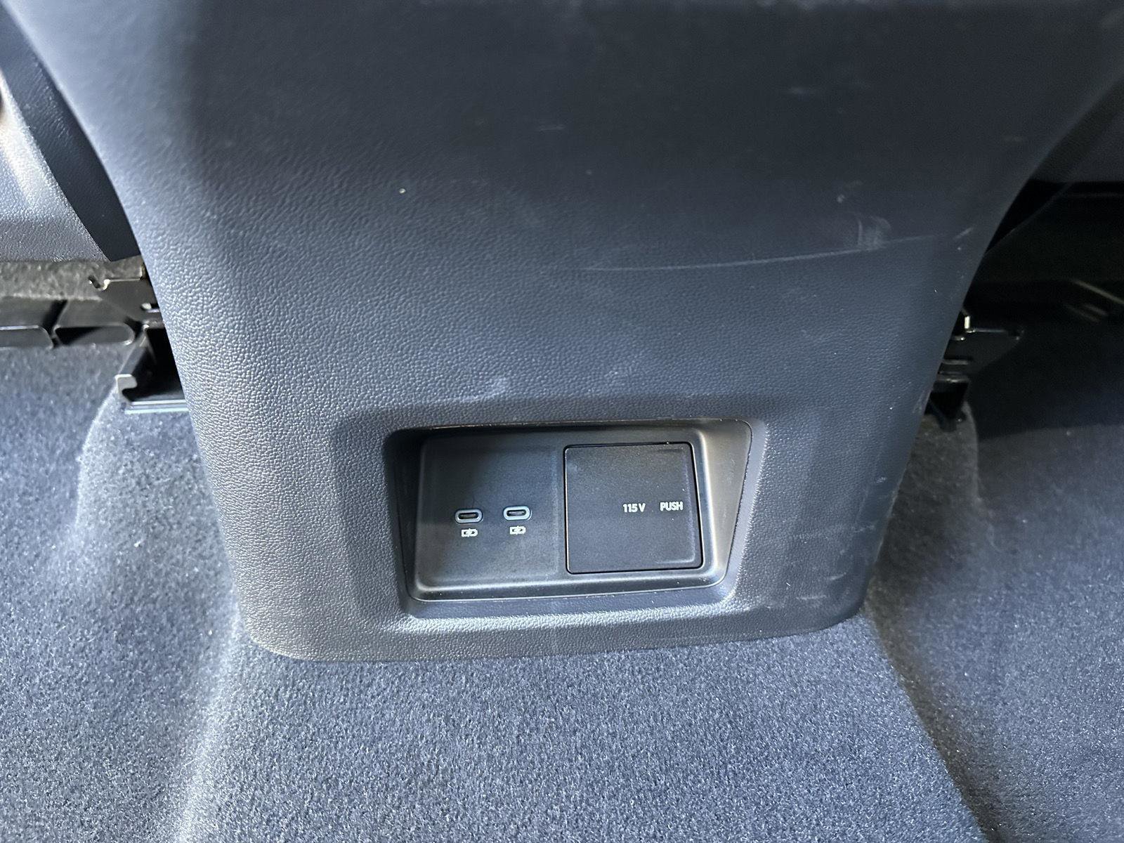 Used 2025 Volkswagen Atlas Cross Sport SE image 18