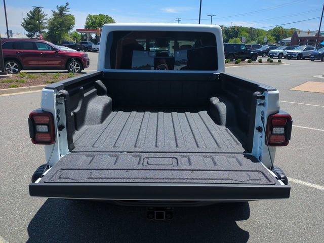 New 2026 Jeep Gladiator Mojave w/ Steel Bumper Group AWD/4WD image 13