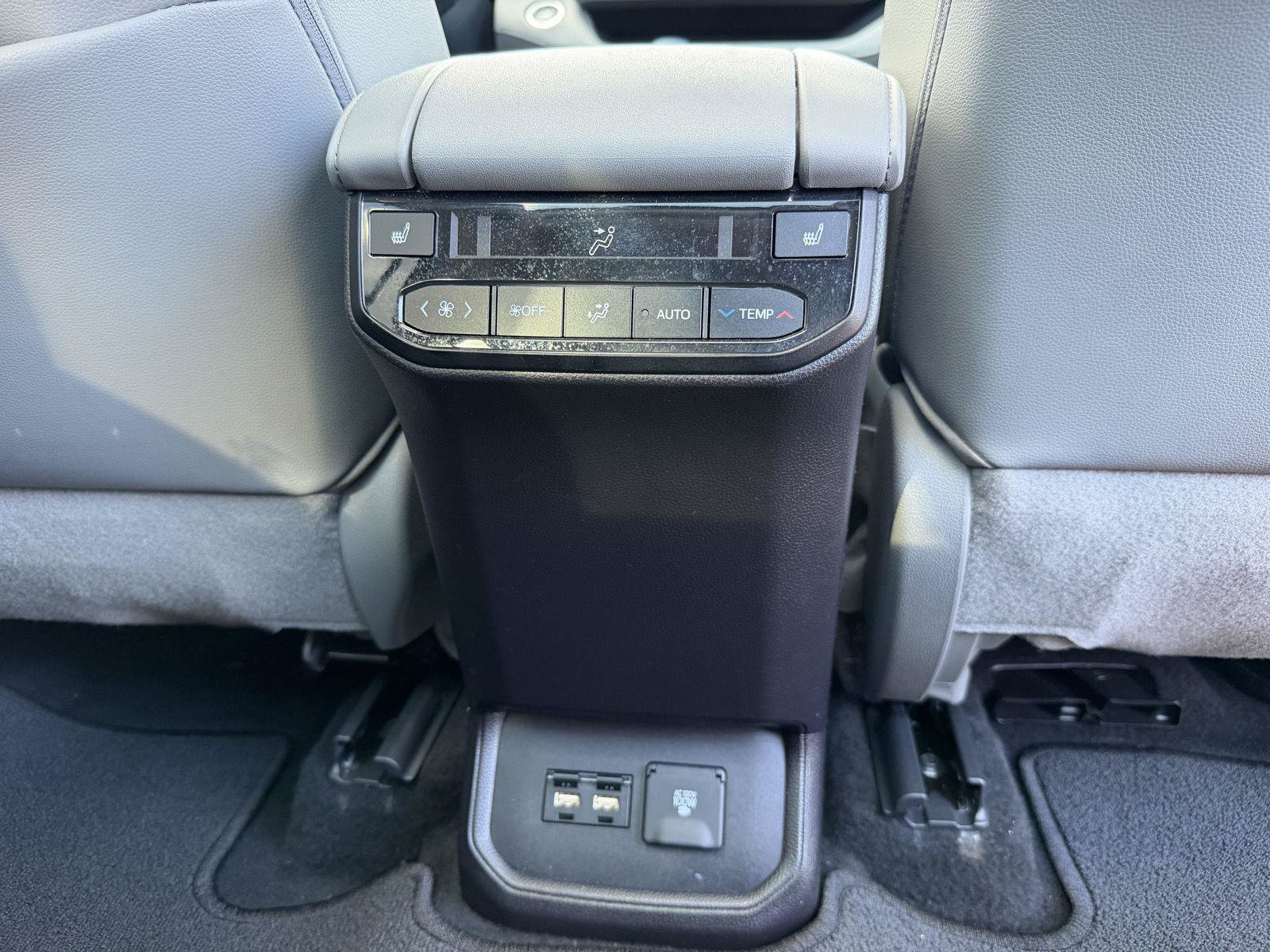 Used 2021 Toyota Highlander Platinum FWD image 24
