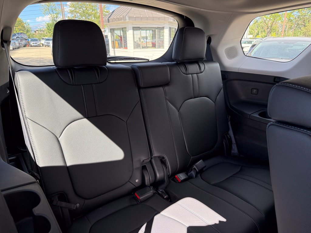 Certified 2026 Honda Pilot Touring image 16