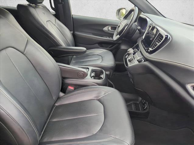 Used 2021 Chrysler Pacifica Touring-L w/ S Appearance Package FWD image 22