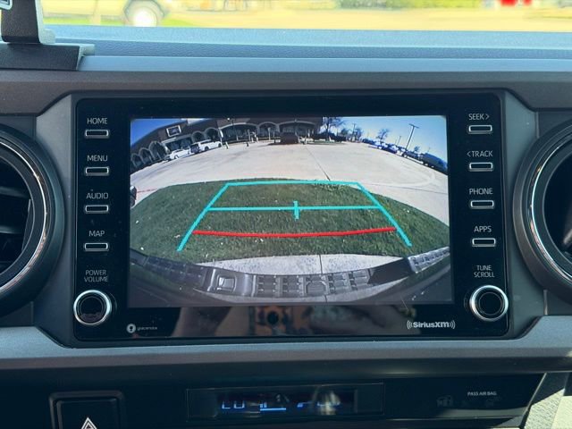 Used 2022 Toyota Tacoma TRD Off-Road w/ Technology Package image 16