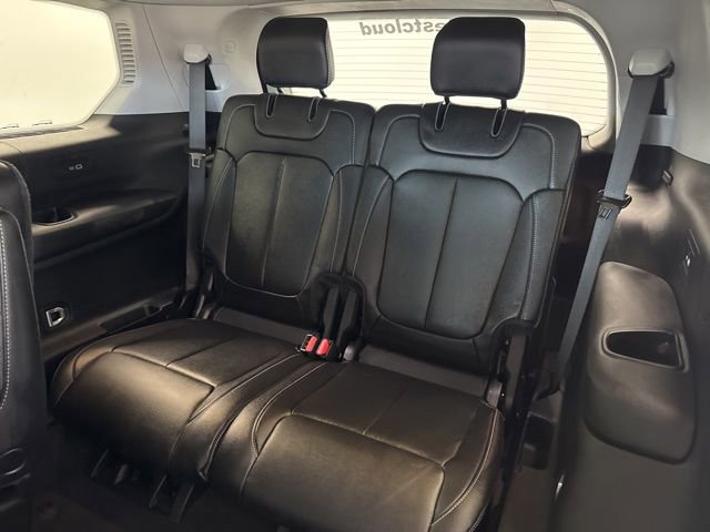 Used 2023 Jeep Grand Cherokee L Limited w/ Trailer Tow Group (B) AWD/4WD image 25