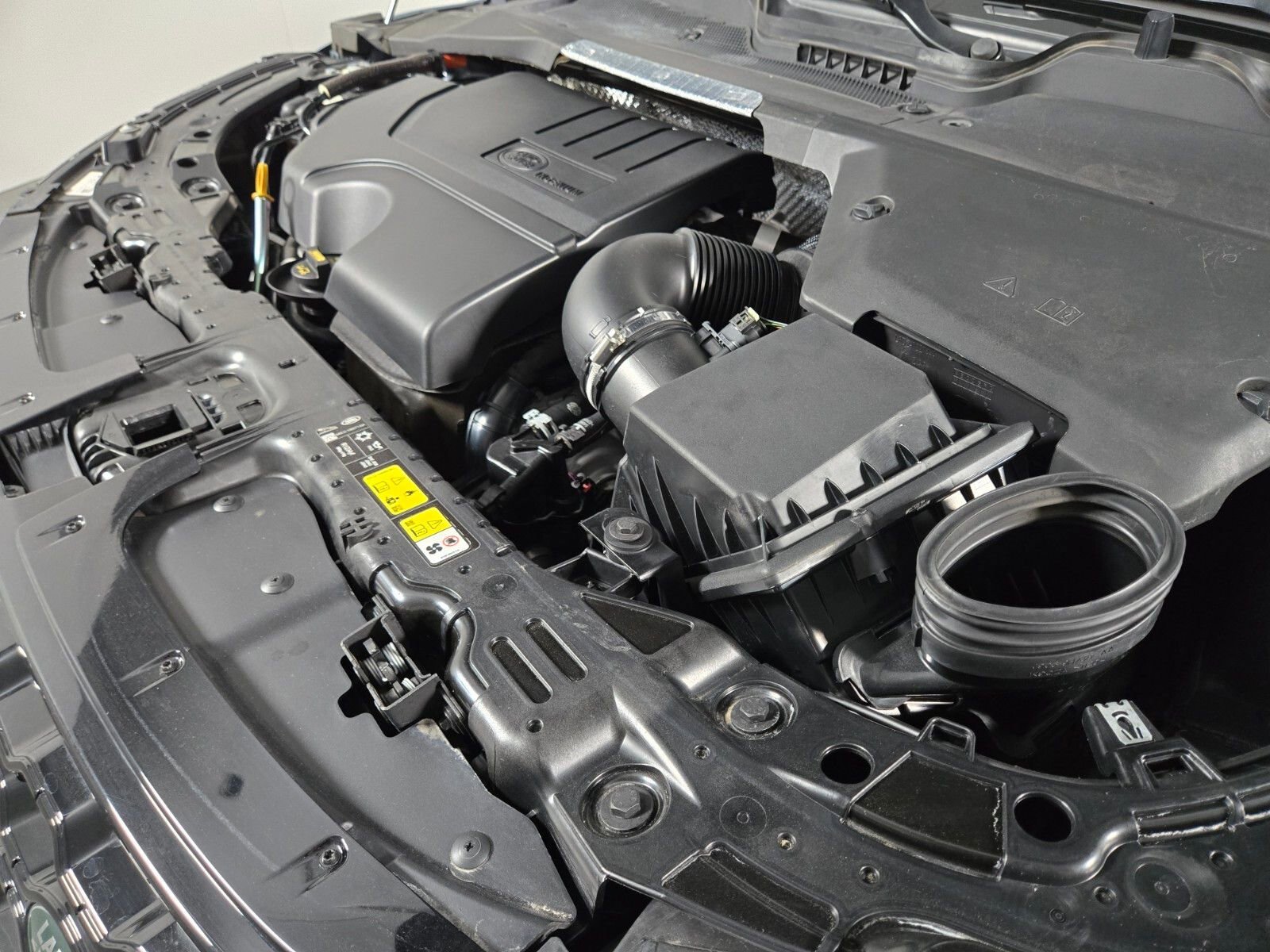 Used 2023 Land Rover Range Rover Evoque R-Dynamic S image 21