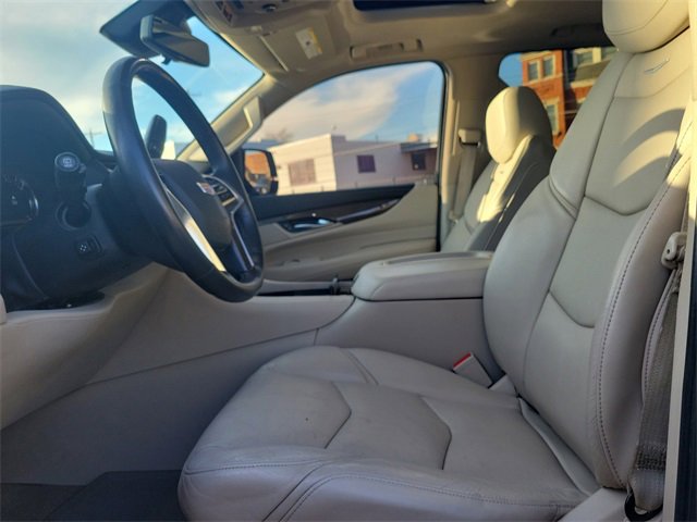 Used 2020 Cadillac Escalade Luxury w/ Escalade Sport Edition image 22