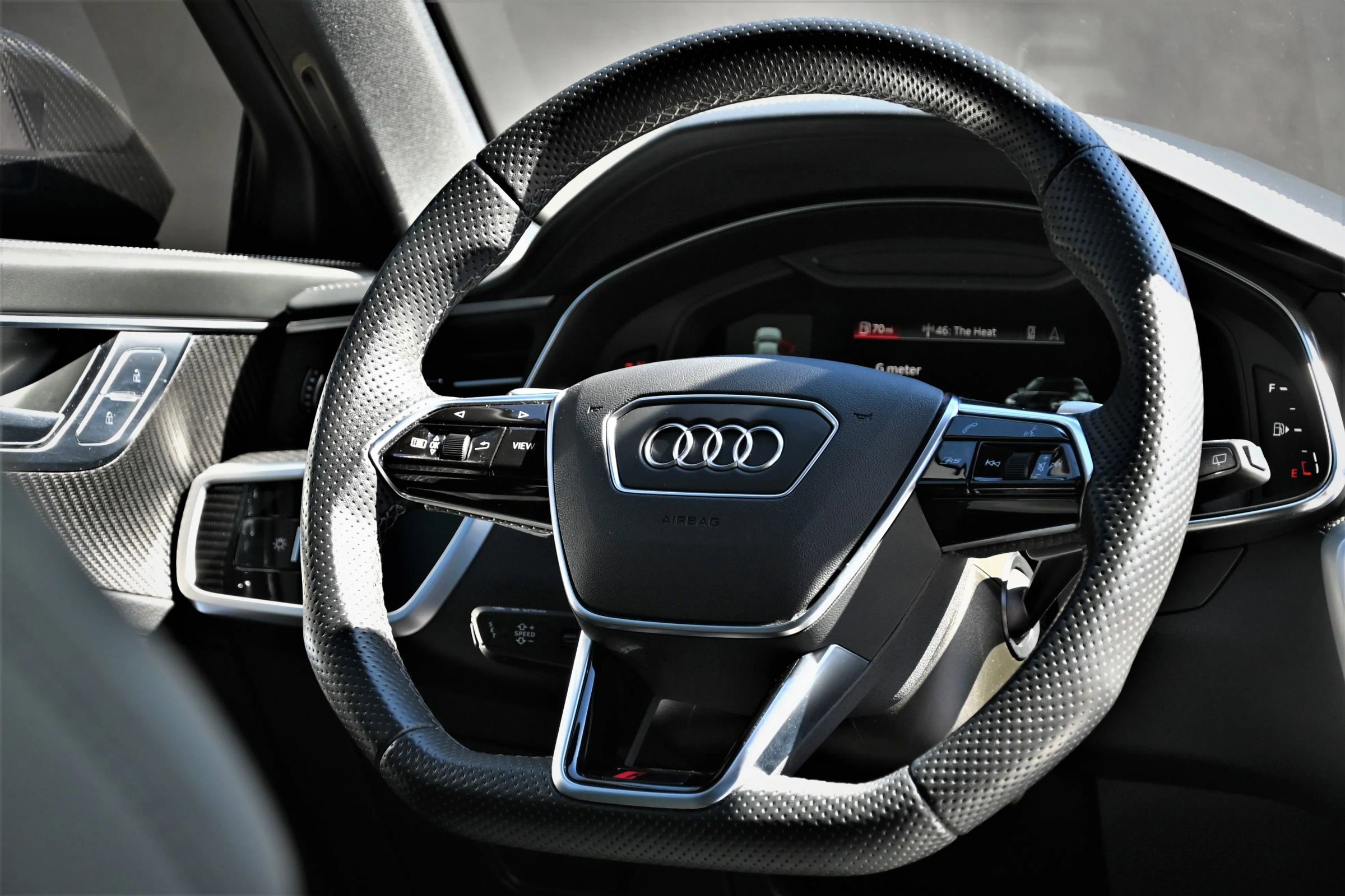Used 2023 Audi RS 6 w/ Carbon Optic Package image 17