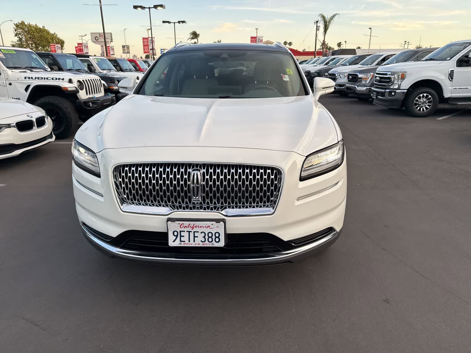 Used 2022 Lincoln Nautilus Reserve w/ Luxury Package FWD image 2