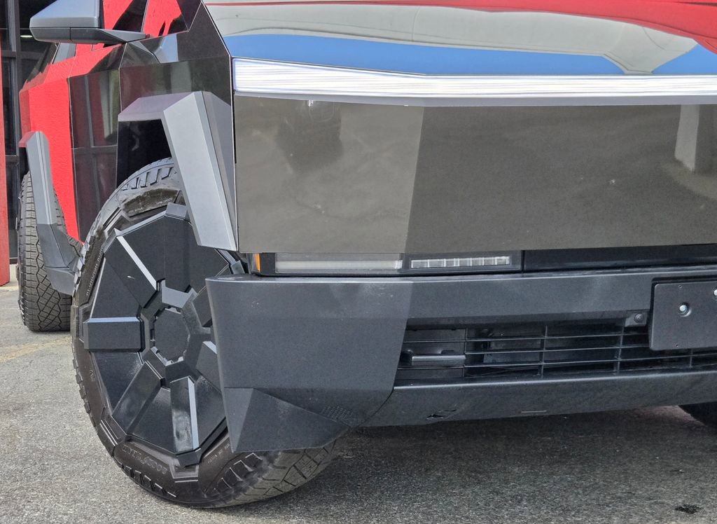 Used 2024 Tesla Cybertruck AWD Crew Cab image 11