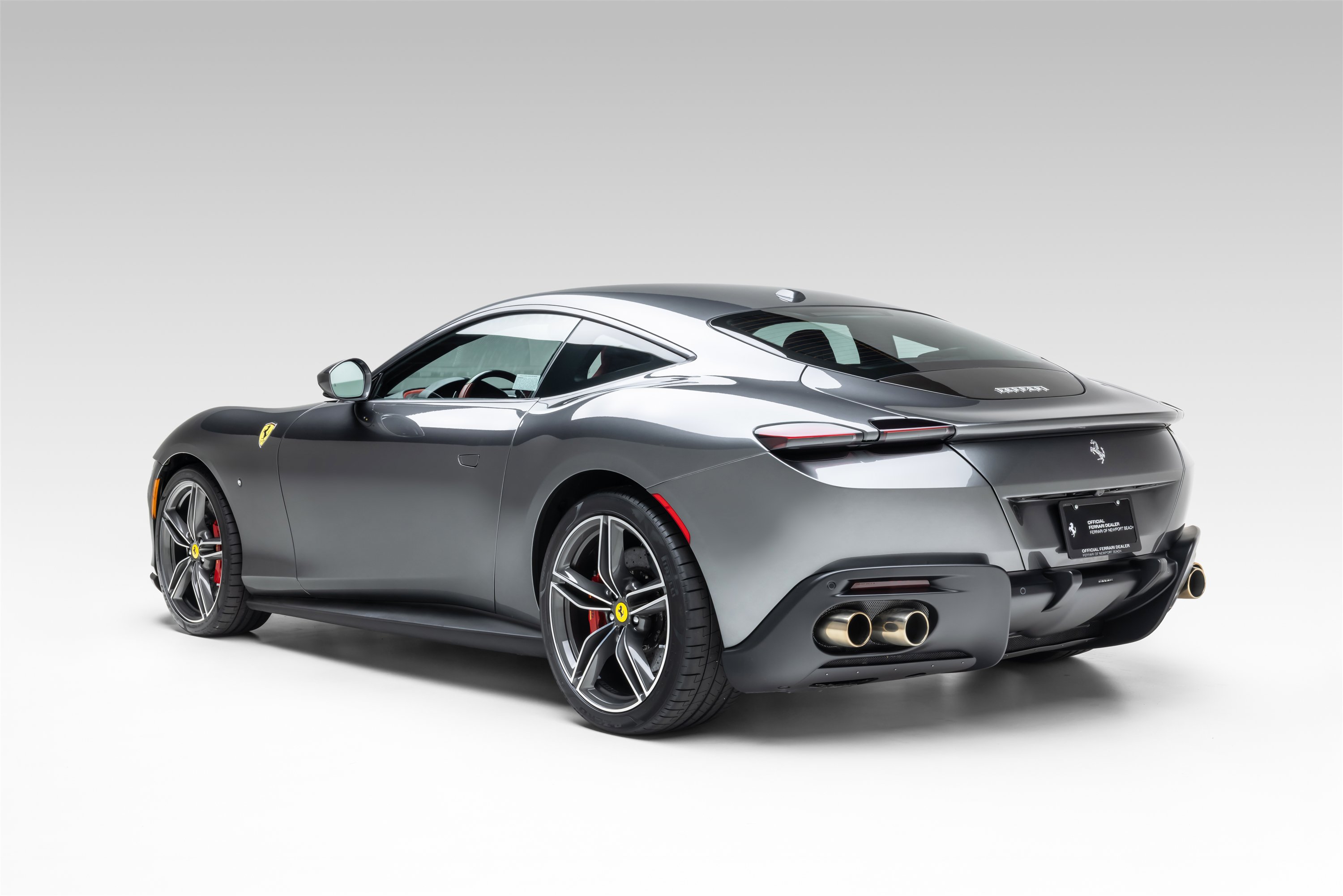 Used 2022 Ferrari Roma RWD image 10