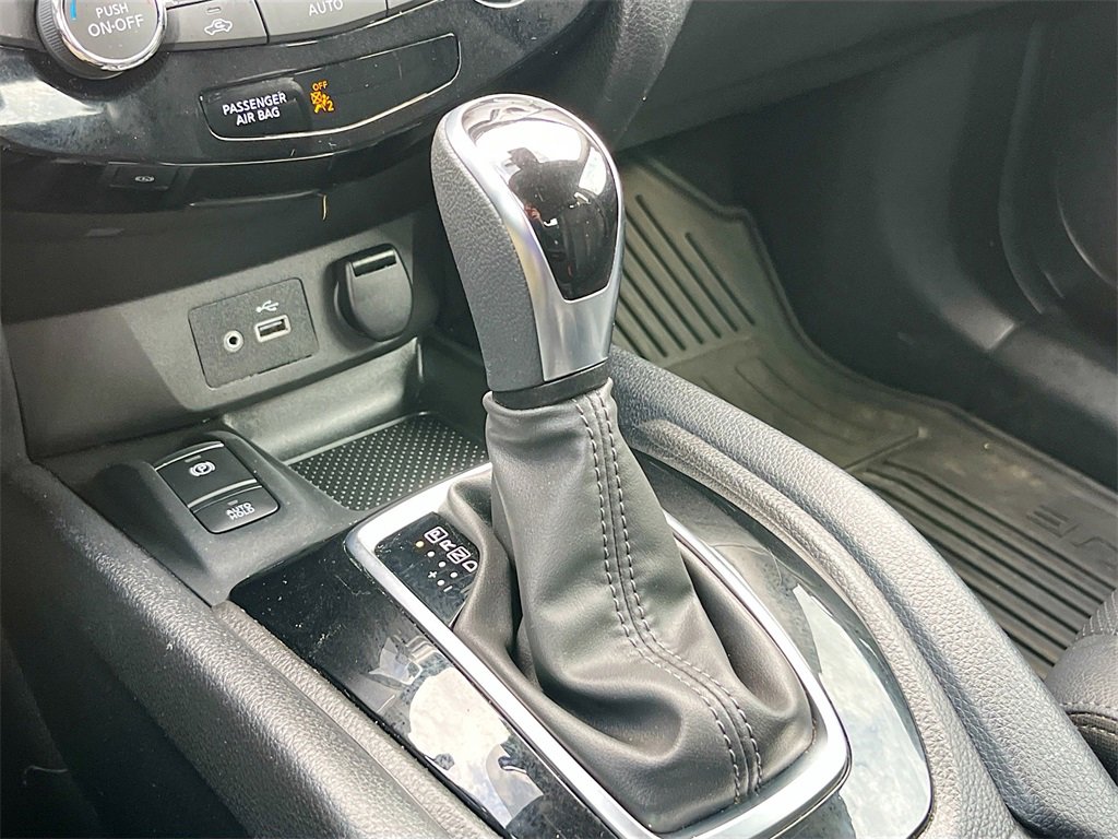 Used 2022 Nissan Rogue Sport SL w/ Premium Package image 17