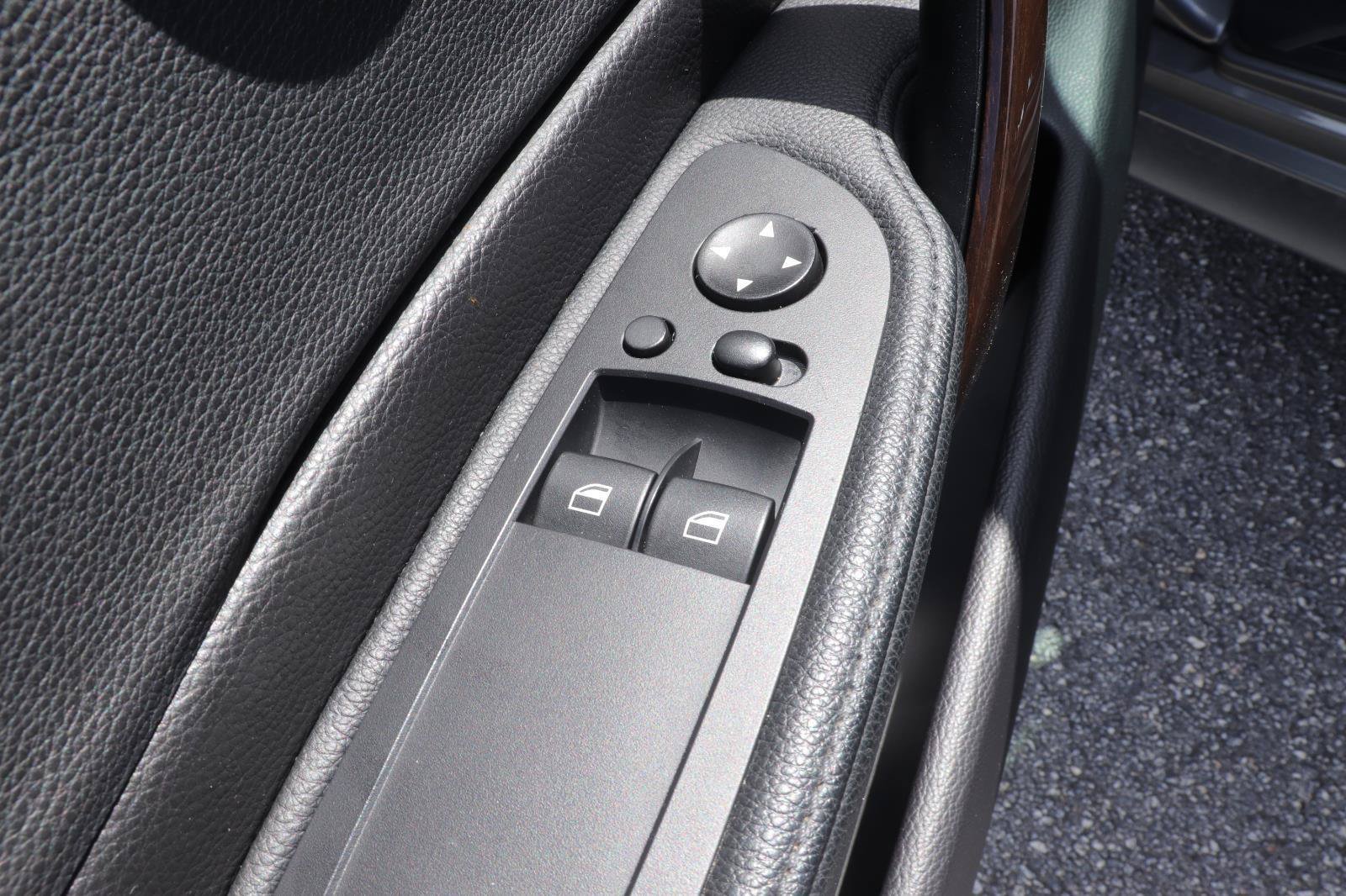 Used 2009 BMW 128i Coupe RWD image 17