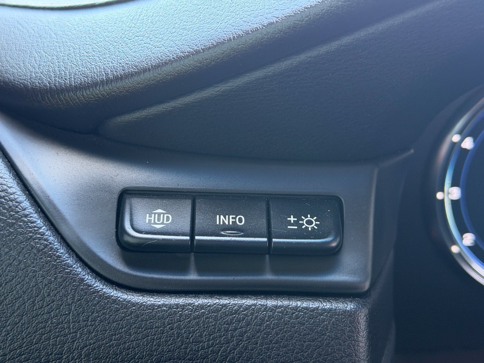 Used 2020 Cadillac Escalade Luxury AWD/4WD image 25