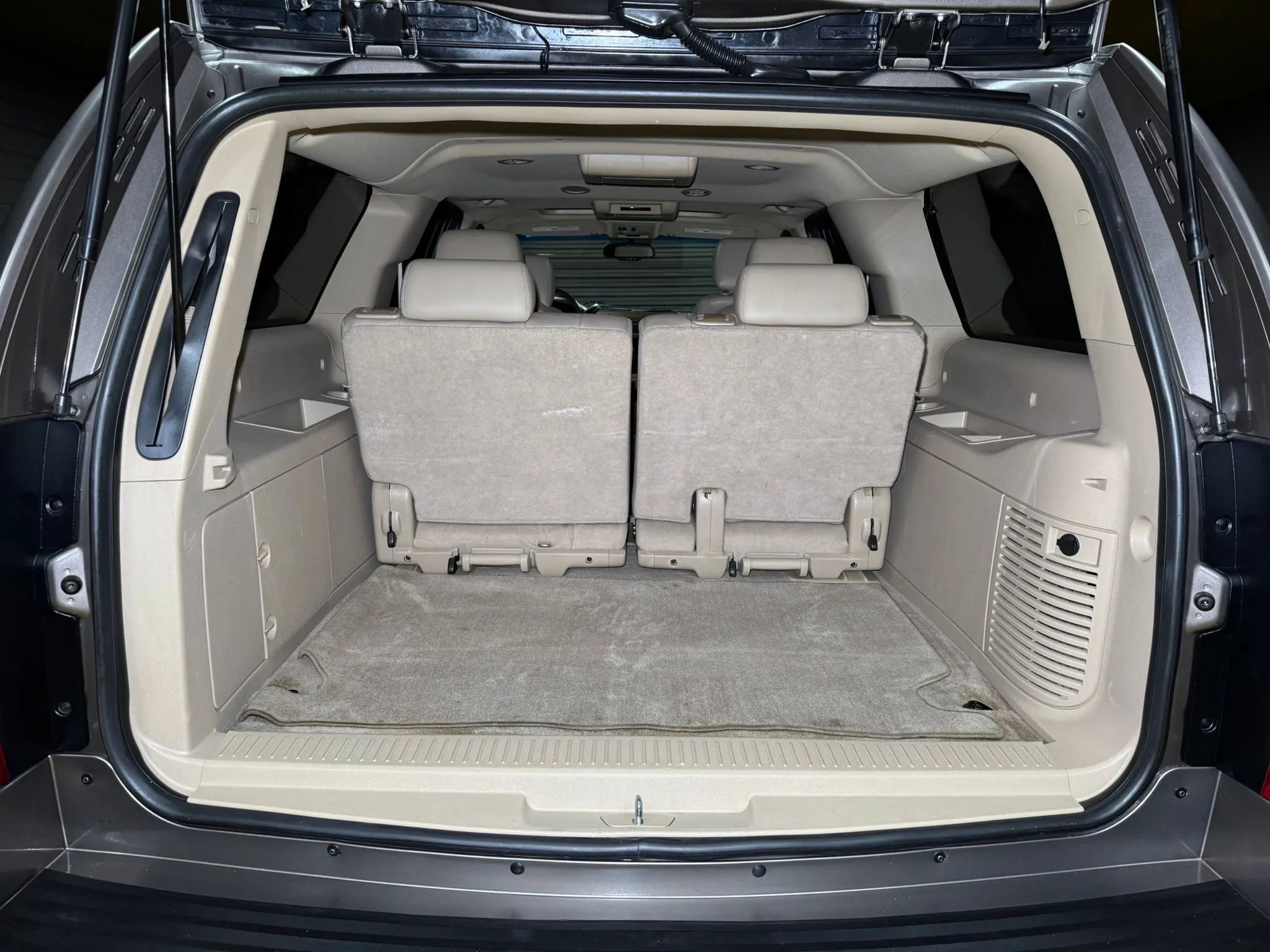 Used 2012 Chevrolet Suburban LTZ image 49