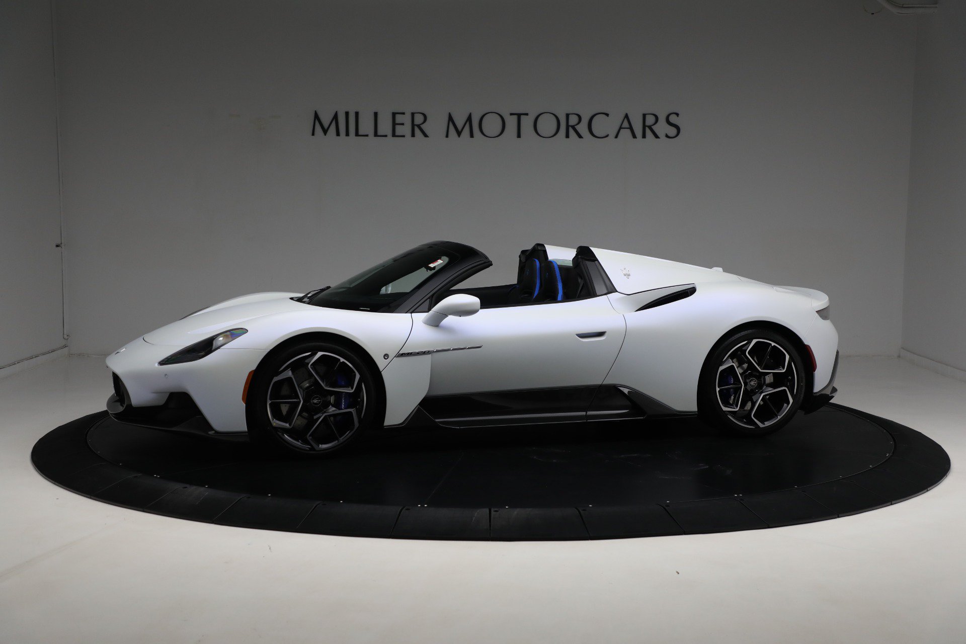 Used 2023 Maserati MC20 Spyder RWD image 3