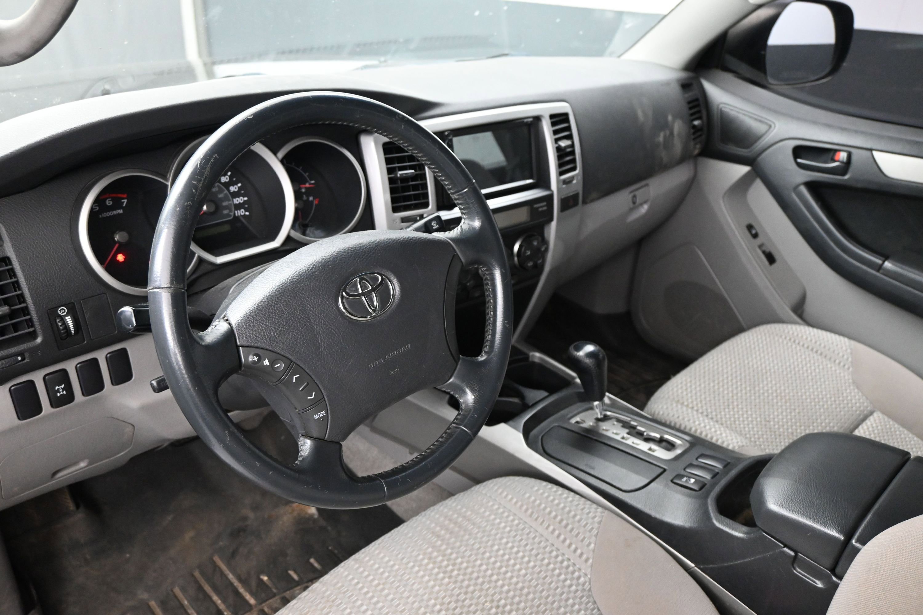 Used 2007 Toyota 4Runner SR5 AWD/4WD image 14