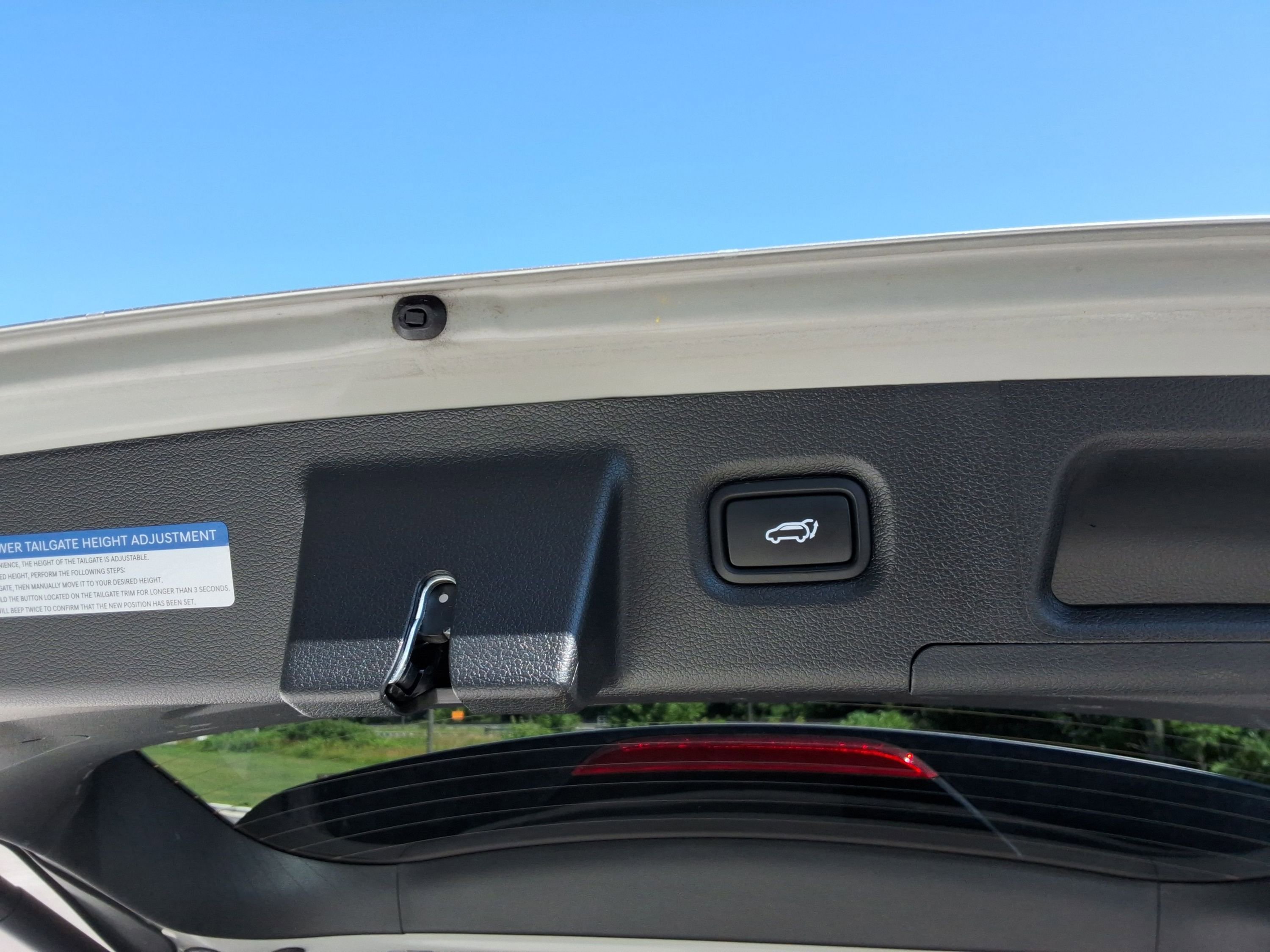 Used 2023 Hyundai Santa Fe Limited image 32